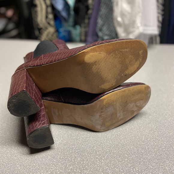 Just Fab Amiya Burgundy Booties - Picture 5 of 6